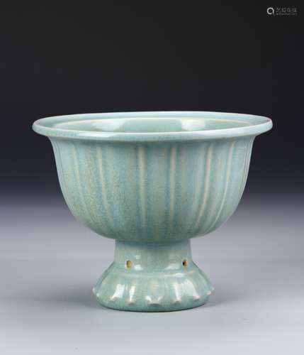 Chinese Longquan Yao High Stem Bowl