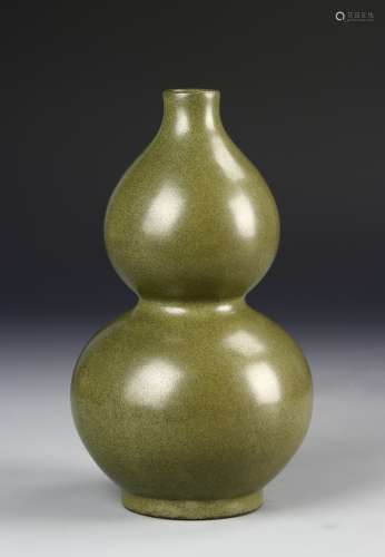 Chinese Tea Dust Glazed Gourd Vase