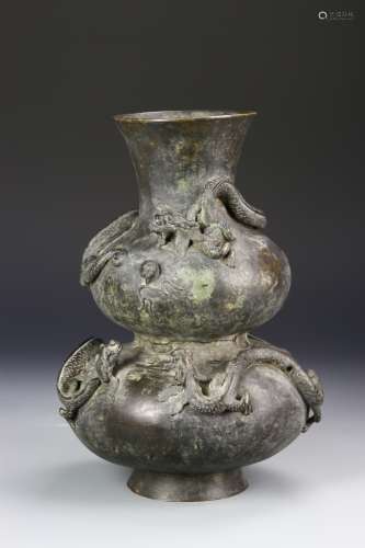 Chinese Antique Bronze Ground Vase