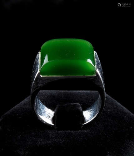 Green gem silver ring