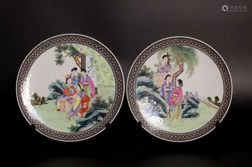 A pair of 19c porcelain plates