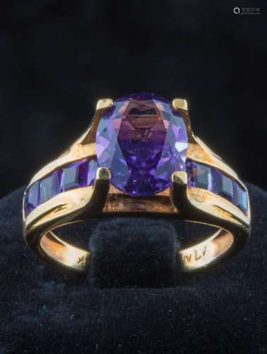 Amethyst gold ring. 14K