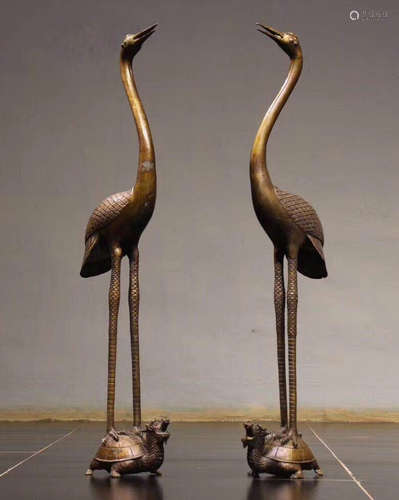 PAIR OF CRANE&TURTLE SHAPED PENDANTS