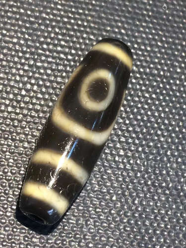 A TWO-EYE DZI BEAD