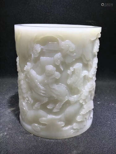 A HETIAN JADE CARVED BRUSH HOLDER