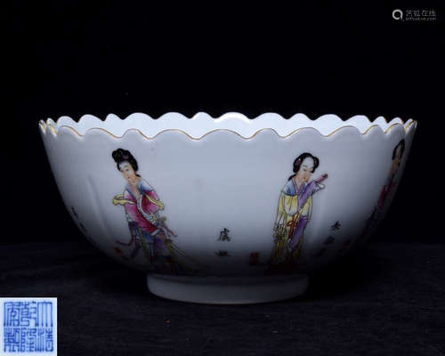 A FAMILLE-ROZE FLORAL-RIM BOWL WITH QIANLONG MARK