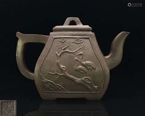 A ZISHA TEAPOT WITH FANJIANONGJIA MARK