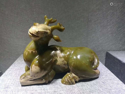 A JADE CARVED DEER SHAPED PENDANT