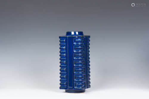 清中期 寶石藍釉方瓶
