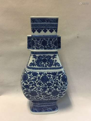 Qianlong Mark, A Blue and White Vase