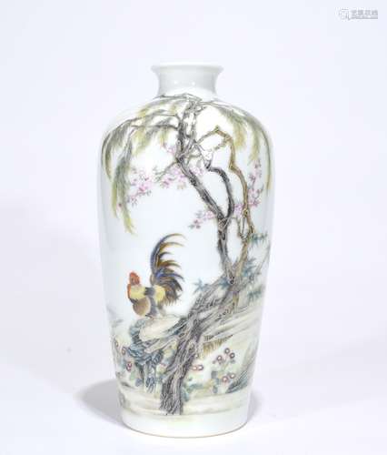 Qianlong Mark, A Famille Verte Vase