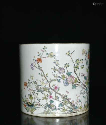 Jiaqing Mark, A Famille Rose Brushpot