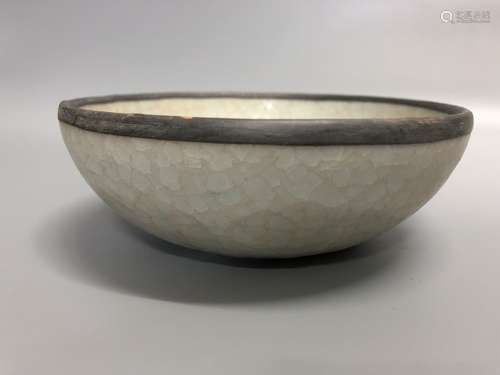 A Guan Ware Bowl