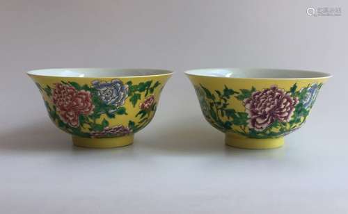 Kangxi Mark, A Pair of Famillr Rose Bowls