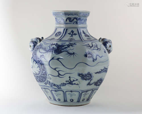 BLUE&WHITE DRAGON VASE