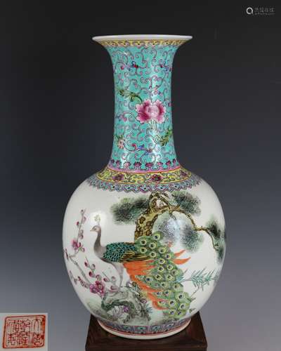 QIANLONG MARK PHOENIX PATTERN VASE