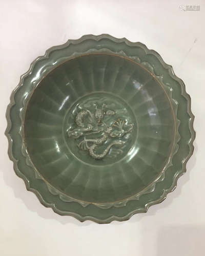 A LONGQUAN FLORAL RIMED BOWL