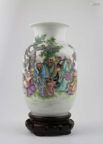 JURENTANGZHI MARK FAMILLE-ROSE VASE