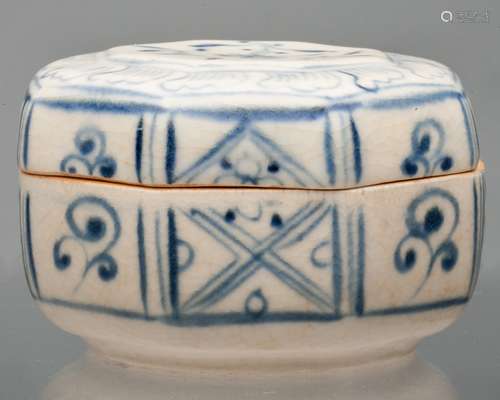 ANNAN BLUE AND WHITE HEXAGONAL BOX WITH COVER