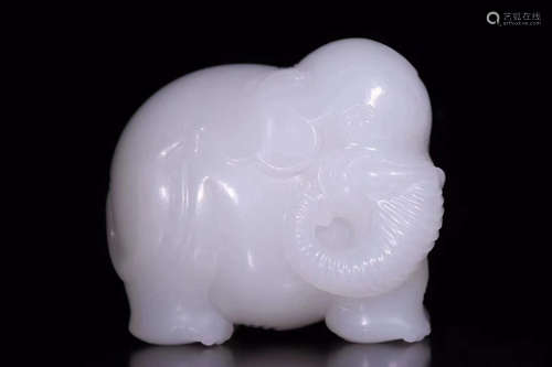 A HETIAN JADE ELEPHANT