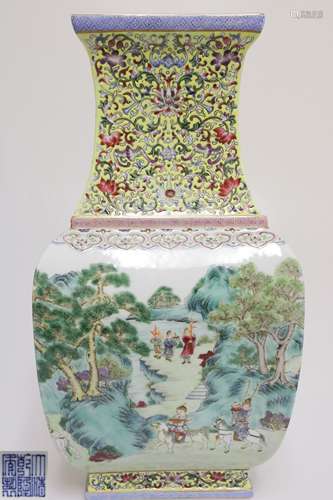 DAQING QIANLONG NIANZHI MARK FAMILLE-ROSE VASE