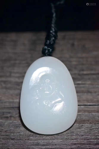 A HETIAN JADE PENDANT