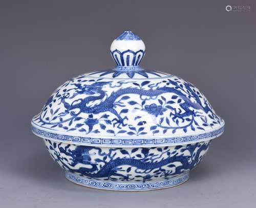 A Blue And White Porcelain Bowl with Lid