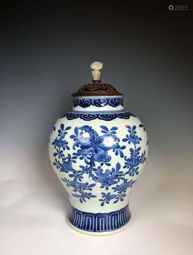 Large Chinese Blue & White Porcelain Jar W/ Wood Cover