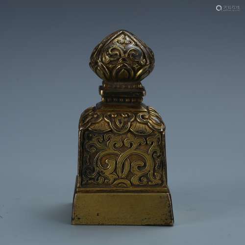 A Tibetan Gilt Bronze Seal