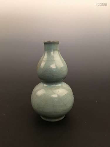 Chinese Longquan Double Gourd Porcelain Vase