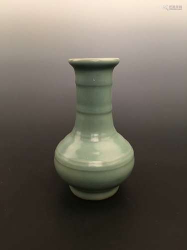 Chinese Longquan Porcelain Vase