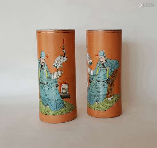 Pair Chinese Qiangjiangcai Color Porcelain Vases