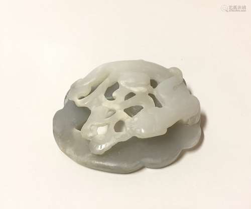 Chinese carved jade pendant