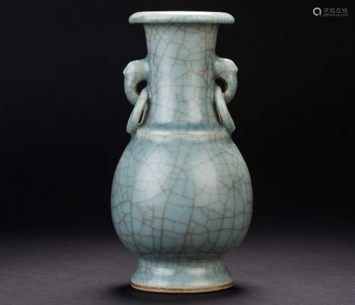 A Ge kiln style double ring vase from Qing Dynasty