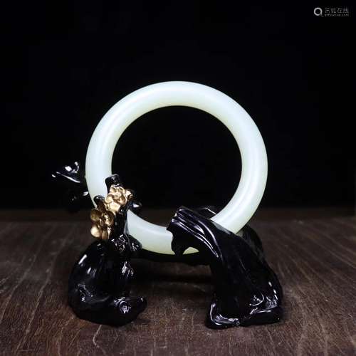 HETIAN JADE BANGLE