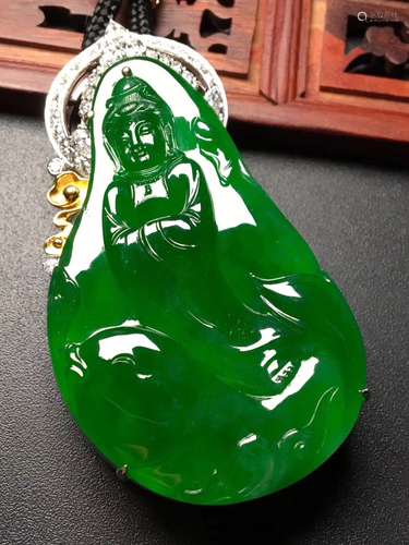 18K WITH DIAMOND GUANYIN SHAPED PENDANT