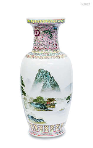 60-70年代 粉彩山水瓶