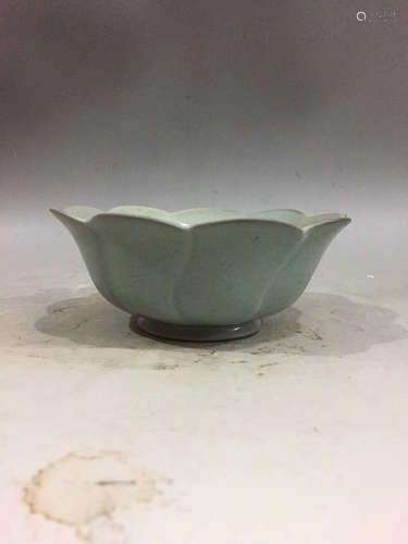 A RU KILN GREEN GLAZE LOUTS MOUTH BOWL