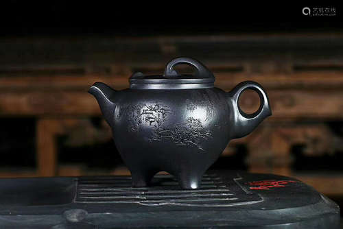 A ZHANG YONG MADE HIGHEST GRADE GOLDEN BLACK MARL PURPLE CLAY TEAPOT