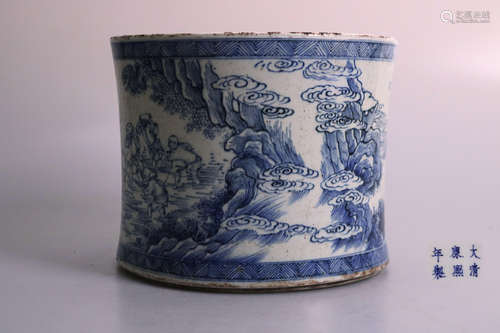 A DAQING KANGXI NIANZHIKUAN FIGURE DESIGN BLUE&WHITE PEN HOLDER