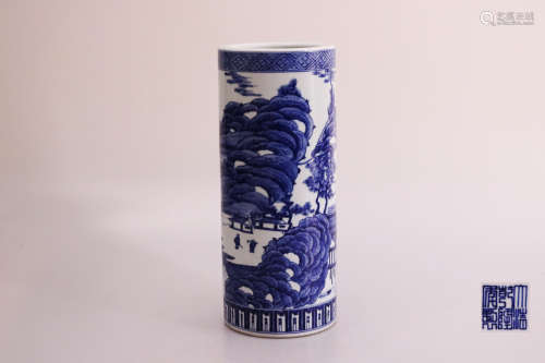 A BLUE&WHITE FIGURE STORY PATTERN CAP HOLDER