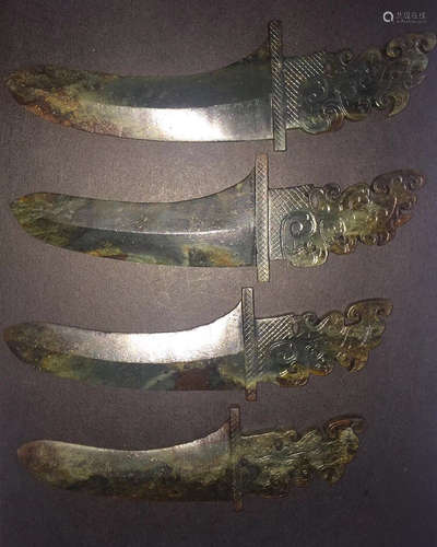 A SET OF WESTERN ZHOU DYNASTY JADE GE