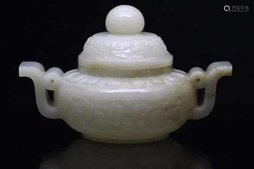 QING DYNASTY AN OLD TIBETAN HETIAN JADE SEED MATERIAL CENSER WITH CAP