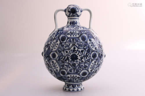 A BLUE&WHITE VASE