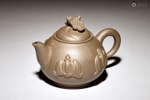 YIXING ZISHA 'BATS' TEAPOT