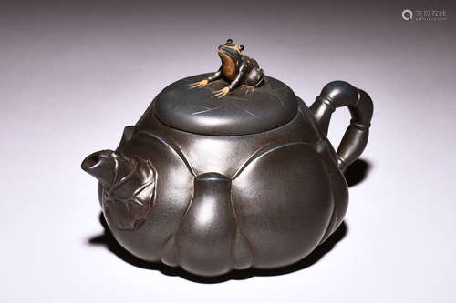 YIXING ZISHA 'LOTUS FLOWER & FROG' TEAPOT