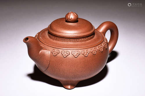 YIXING ZISHA TRIPOD 'RUYI' TEAPOT