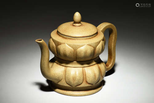 YIXING ZISHA 'LOTUS PETALS' TEAPOT