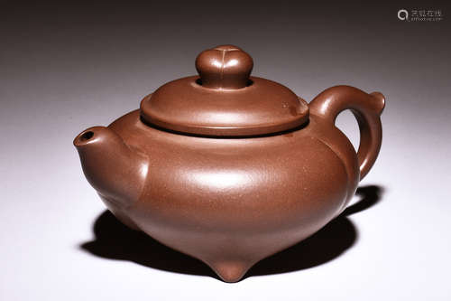 YIXING ZISHA TRIPOD 'MELON' TEAPOT