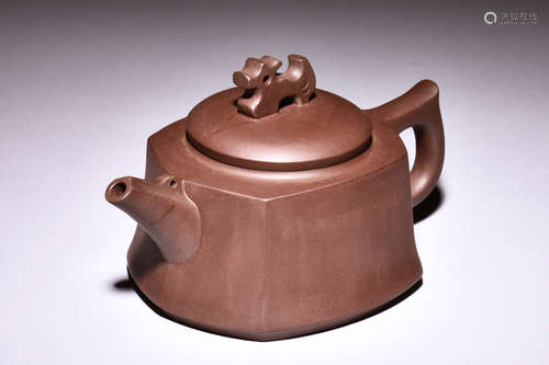 YIXING ZISHA HEXAGONAL 'MYTHICAL BEAST' TEAPOT